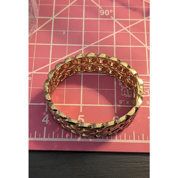 Gold Tone Double Curb Link Oval Hinge Close Clamper Bracelet - Picture 5 of 8